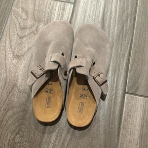 Birkenstock Boston Clogs Taupe 39 (Woman’s 8 / 8.5) Soft Footbed Narrow